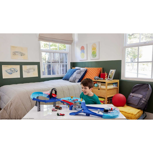 Disney and Pixar Cars GRC Jumping Raceway Playset with 2 Toy Vehicles, Includes Lightning McQueen