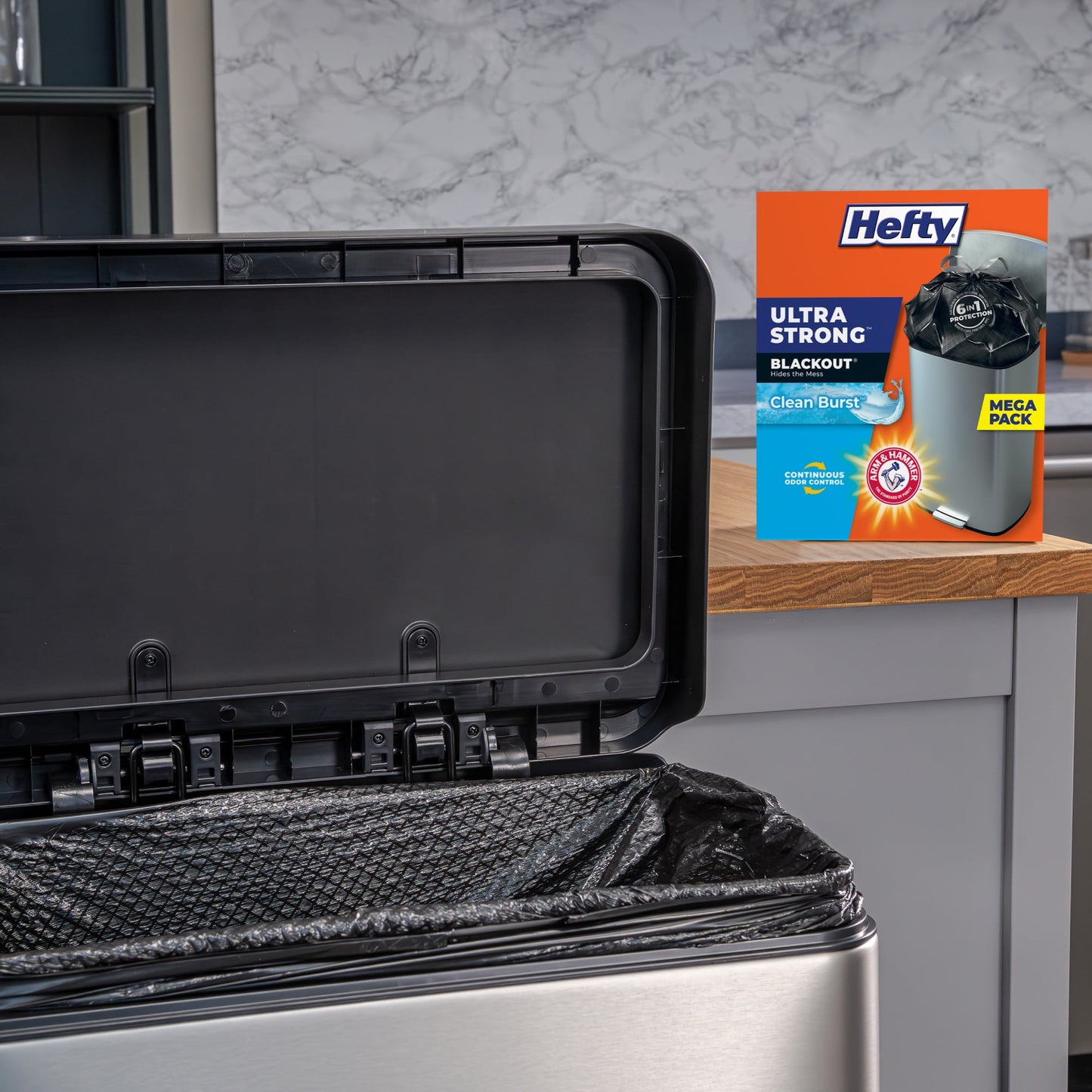 Hefty Ultra Strong 13 gallon Trash Bags, Tall Kitchen Trash Bags, Blackout, Clean Burst Scent, 80 Bags