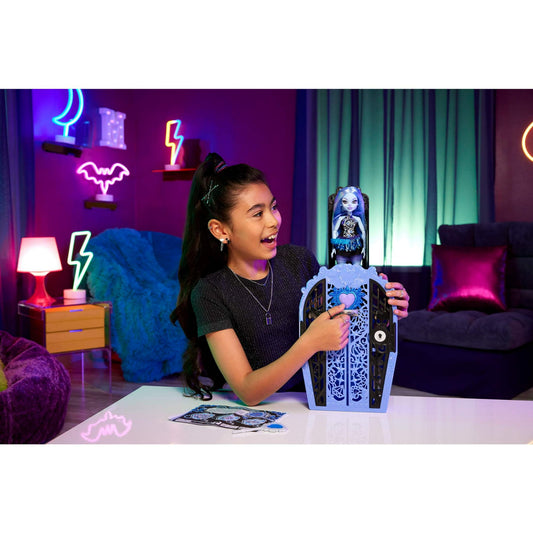 Monster High Skulltimate Secrets Monster Mysteries Playset, Abbey Bominable Doll with 19+ Surprises
